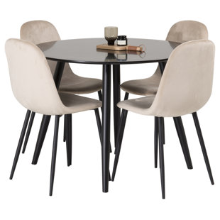 Küchentisch Und Stühle / Kuchentisch Mit Stuhlen Ausgestattet